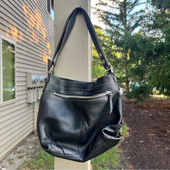 ‼️SOLD‼️Coach Pebble Leather Black Shoulder Bag - Picture 2 of 5